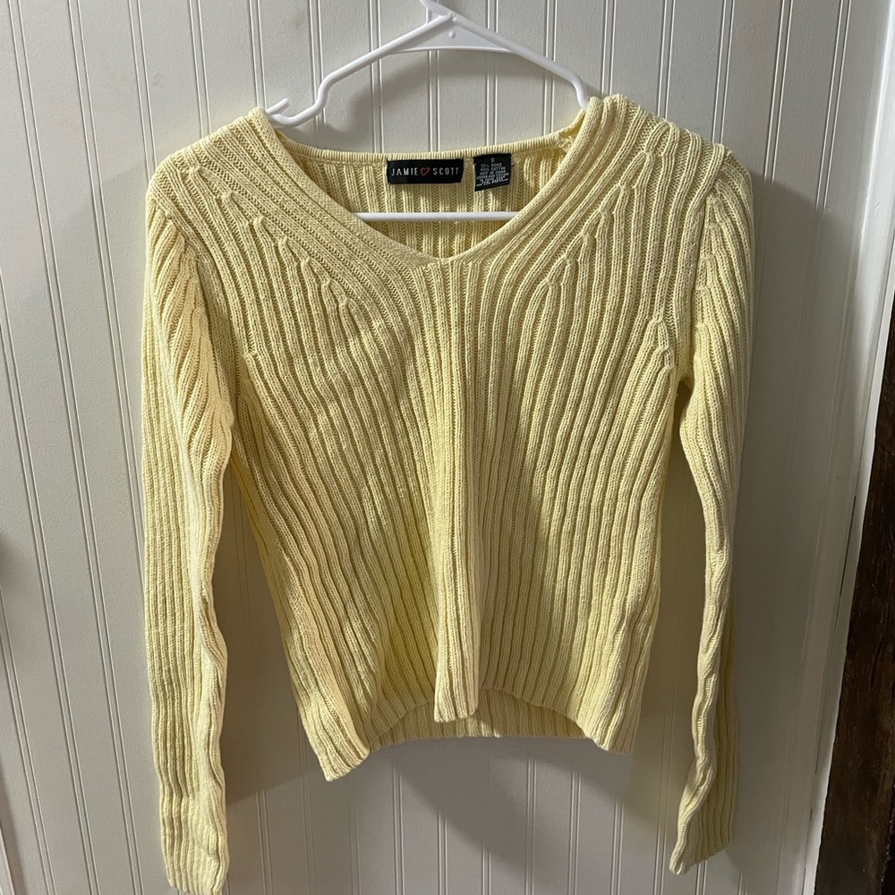 Jamie Scott Women's V-Neck Sweater in Soft Yellow